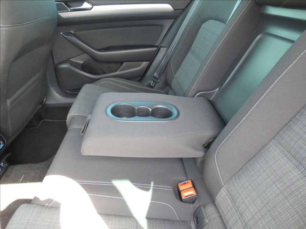 Volkswagen Passat Variant 2, 0 TDI DSG, LED, Navigace, Digi Klima, VW servis  Business