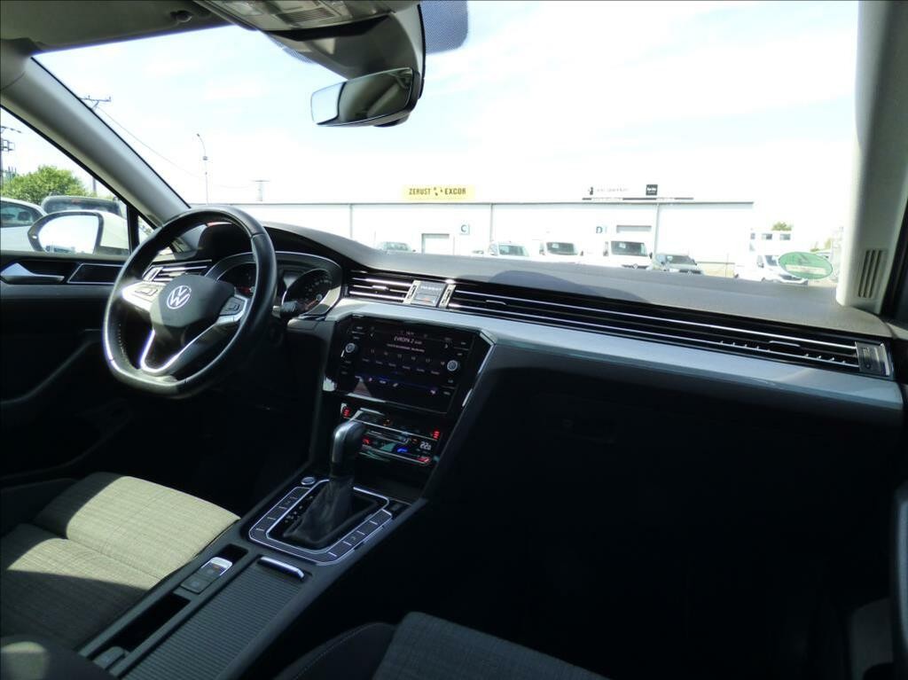 Volkswagen Passat Variant 2, 0 TDI DSG, LED, Navigace, Digi Klima, VW servis  Business