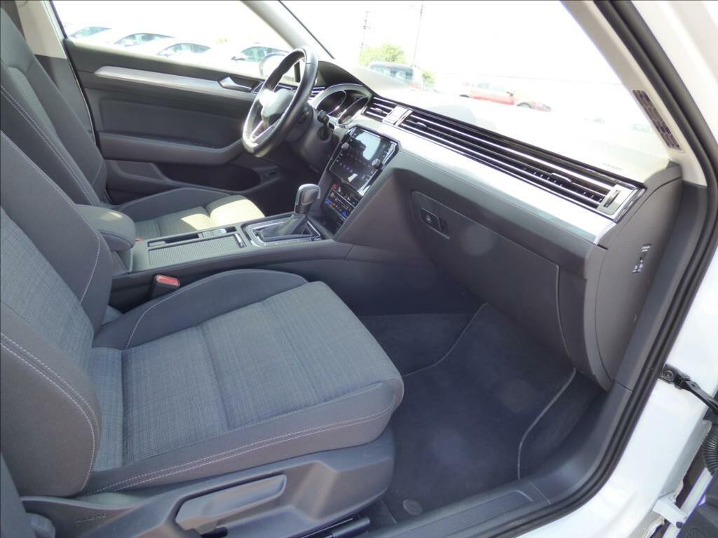 Volkswagen Passat Variant 2, 0 TDI DSG, LED, Navigace, Digi Klima, VW servis  Business
