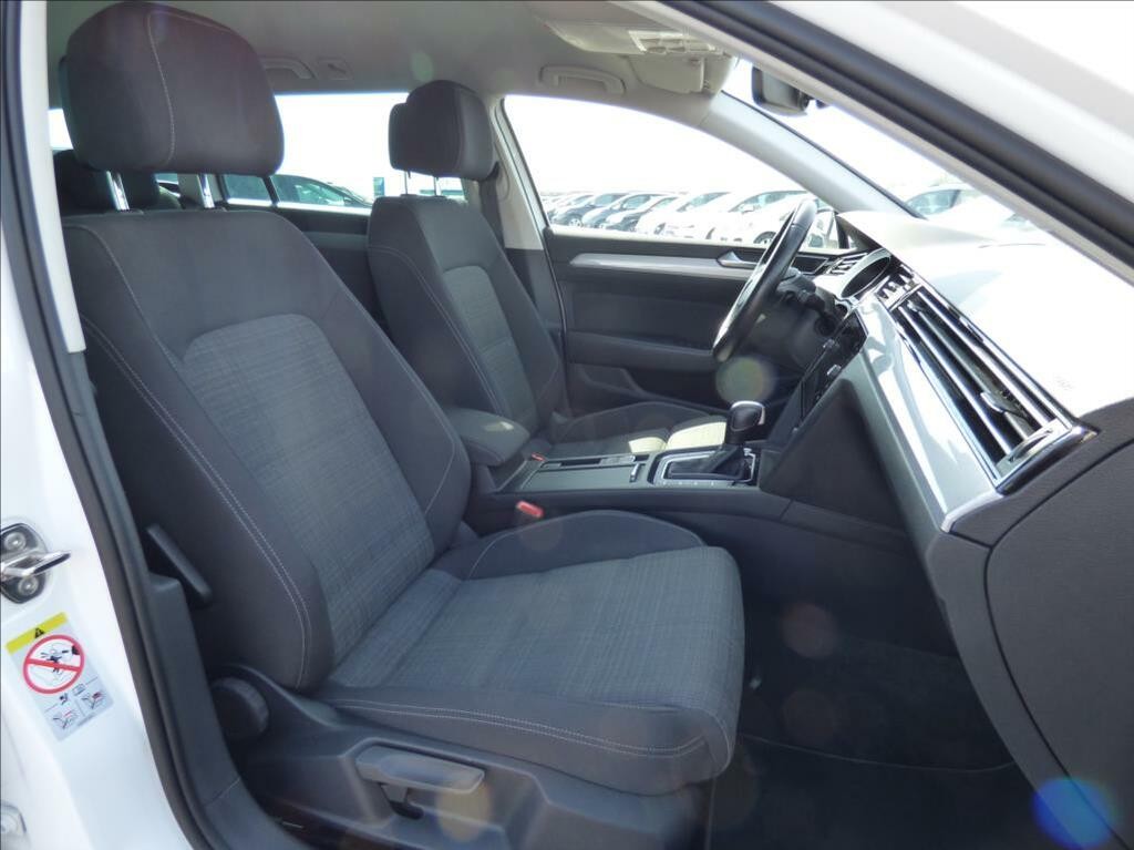 Volkswagen Passat Variant 2, 0 TDI DSG, LED, Navigace, Digi Klima, VW servis  Business