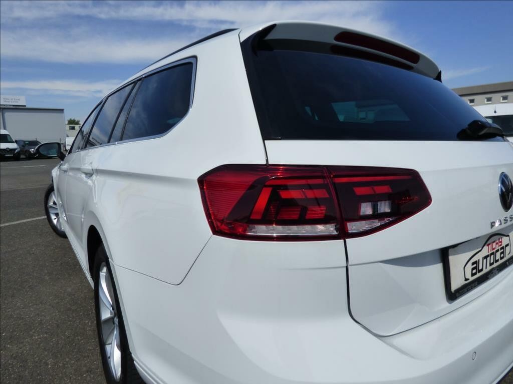 Volkswagen Passat Variant 2, 0 TDI DSG, LED, Navigace, Digi Klima, VW servis  Business