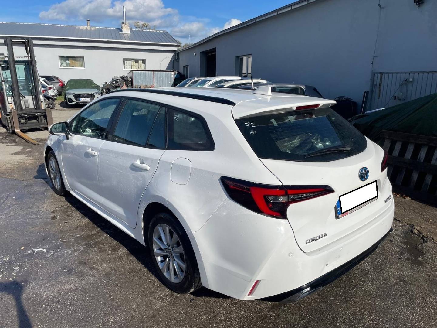 Toyota Corolla Combi 1.8i hybrid 72kw A1
