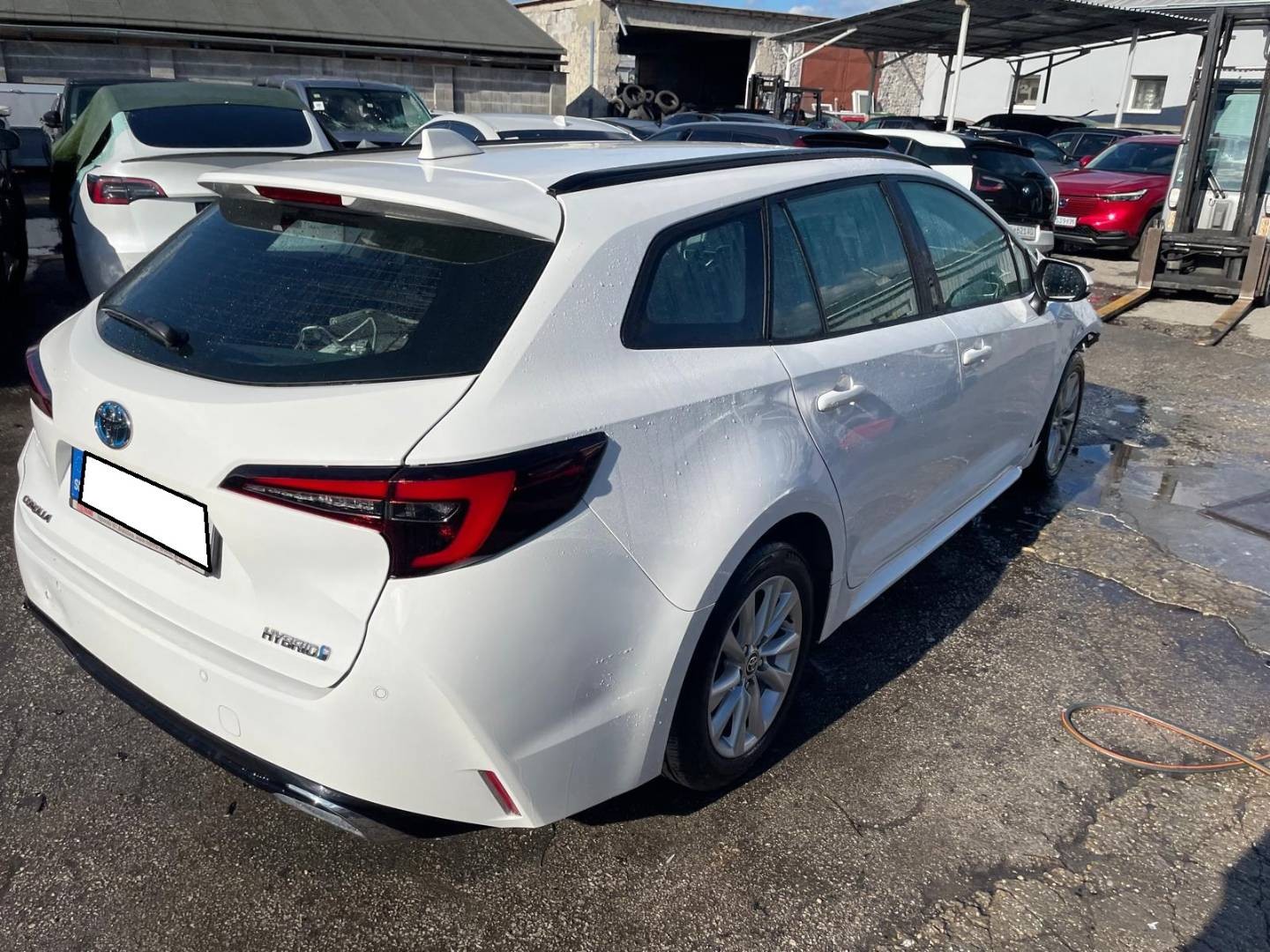Toyota Corolla Combi 1.8i hybrid 72kw A1