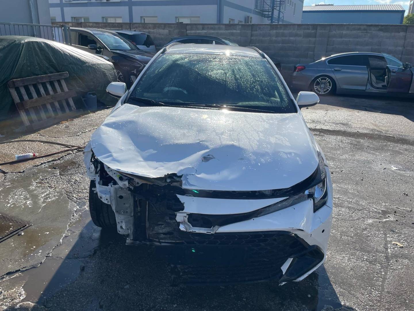 Toyota Corolla Combi 1.8i hybrid 72kw A1