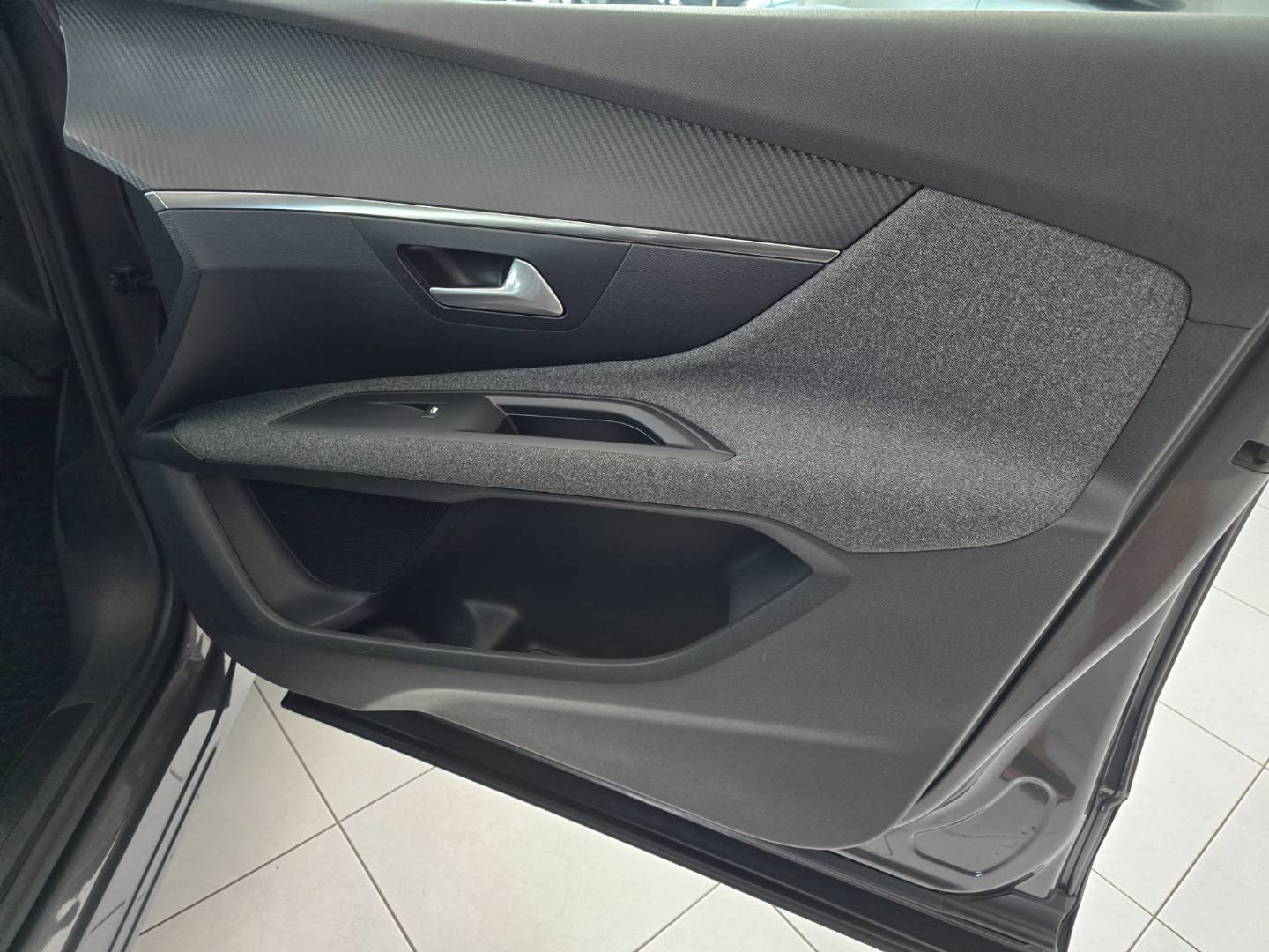 Peugeot 3008 1.5 Blue HDi 130k Allure A/T