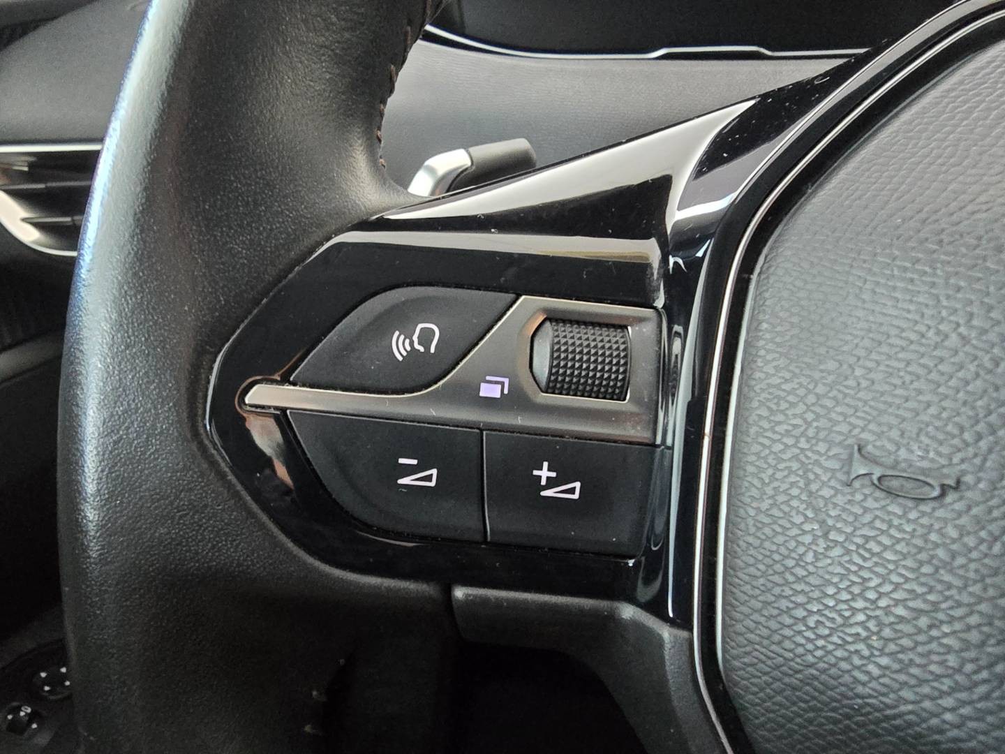Peugeot 3008 1.5 Blue HDi 130k Allure A/T