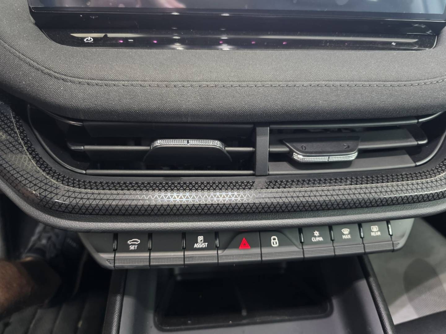 Škoda Enyaq 50, nové vozidlo, v záruke do 9/27