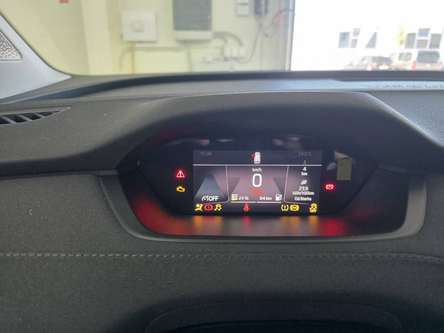 Škoda Enyaq 50, nové vozidlo, v záruke do 9/27