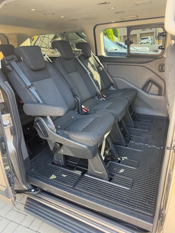 Ford Tourneo Custom 2.0 TDCi 170 Family L2 A/T