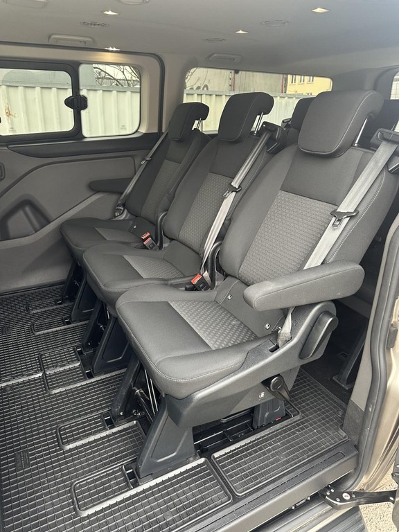 Ford Tourneo Custom 2.0 TDCi 170 Family L2 A/T