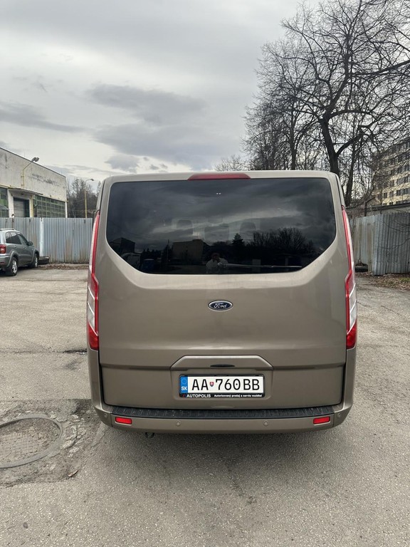 Ford Tourneo Custom 2.0 TDCi 170 Family L2 A/T