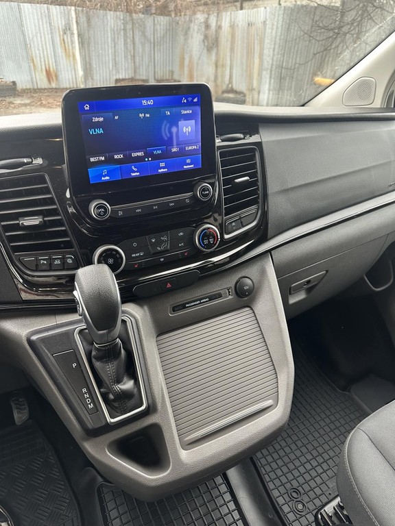 Ford Tourneo Custom 2.0 TDCi 170 Family L2 A/T