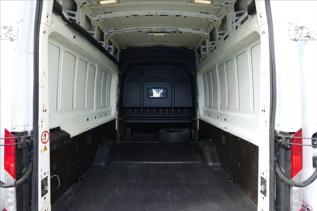 Ford Transit 2, 2 TDCi  L4 JUMBO 7MÍST KLIMA