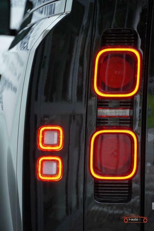 Land Rover Defender 110 Hard Top X-Dynamic SE