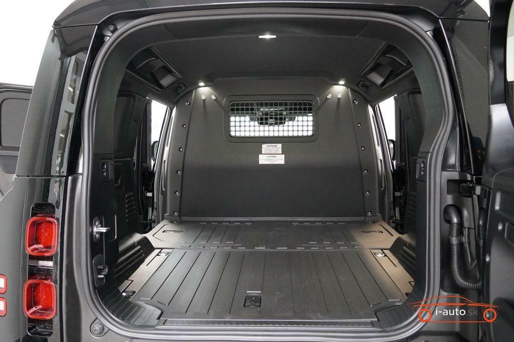 Land Rover Defender 110 Hard Top X-Dynamic SE