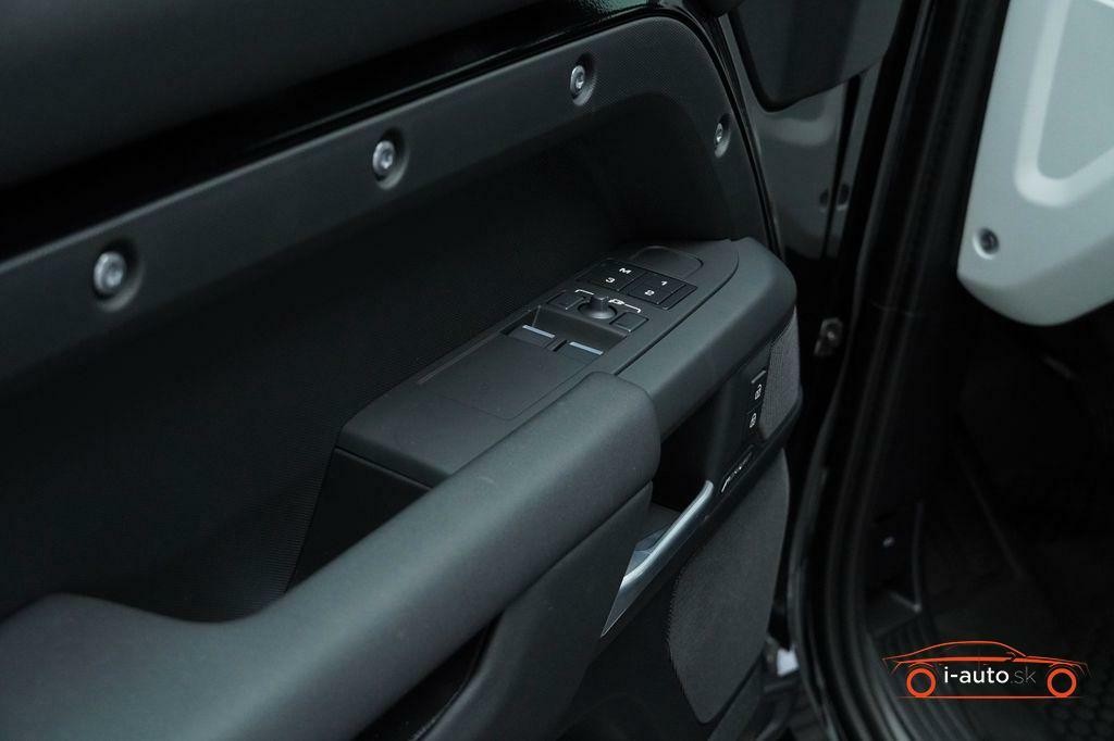 Land Rover Defender 110 Hard Top X-Dynamic SE