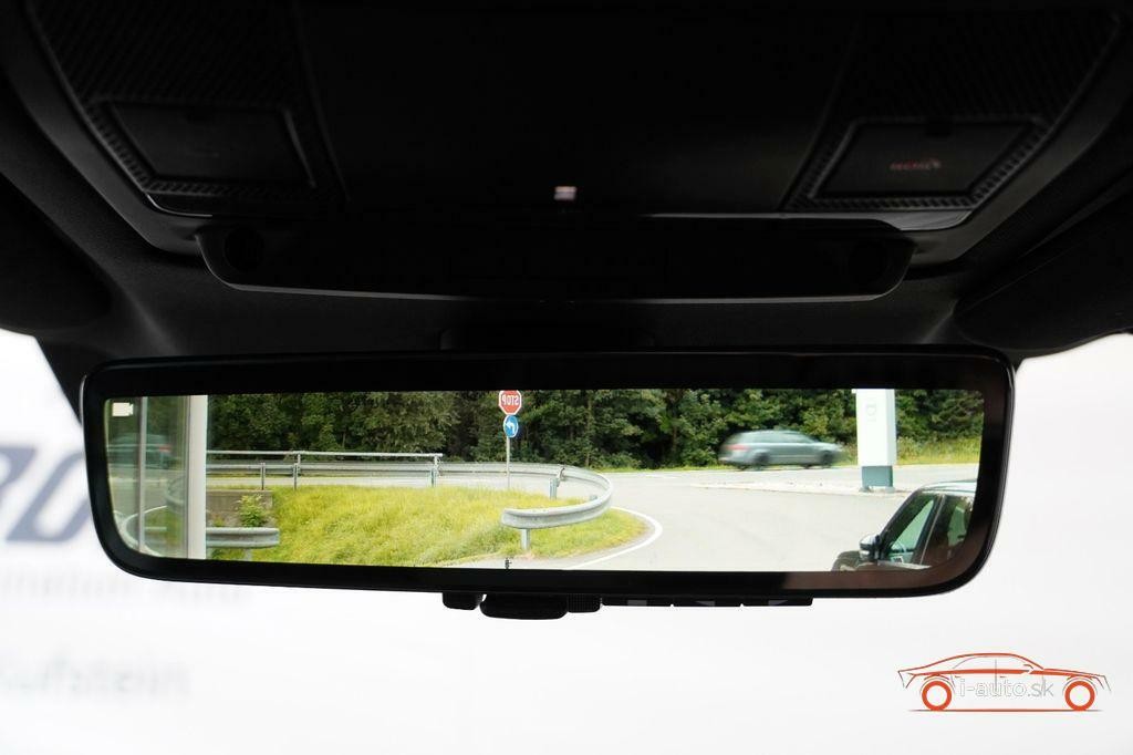 Land Rover Defender 110 Hard Top X-Dynamic SE