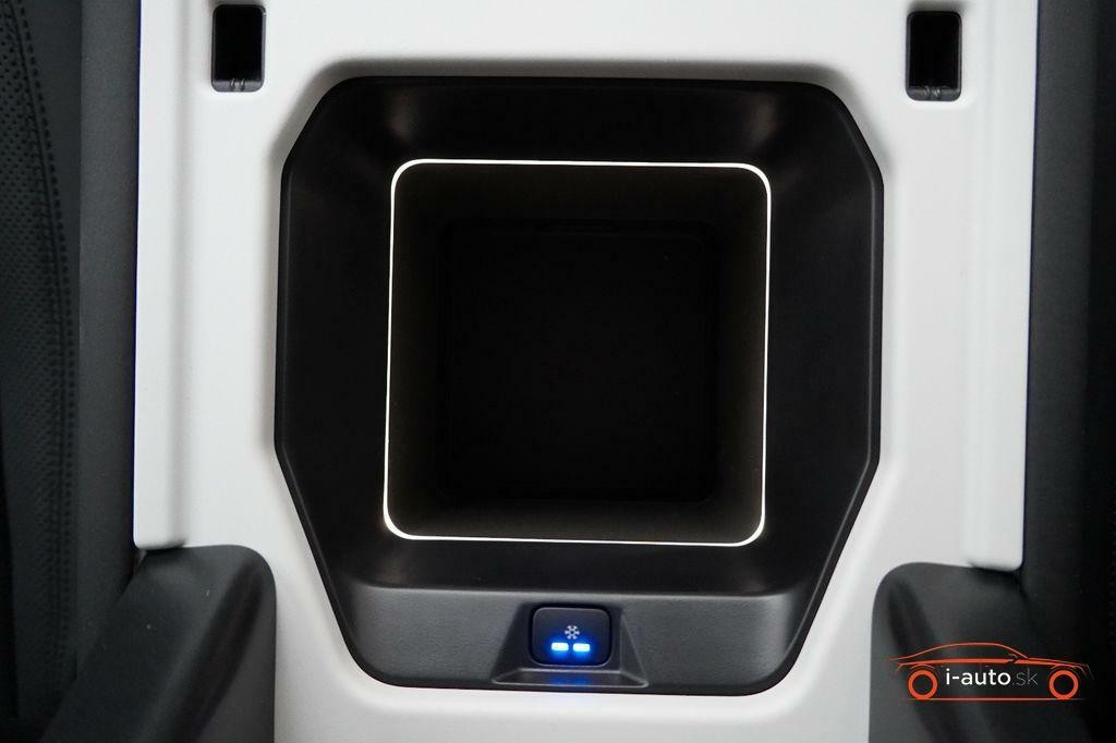 Land Rover Defender 110 Hard Top X-Dynamic SE