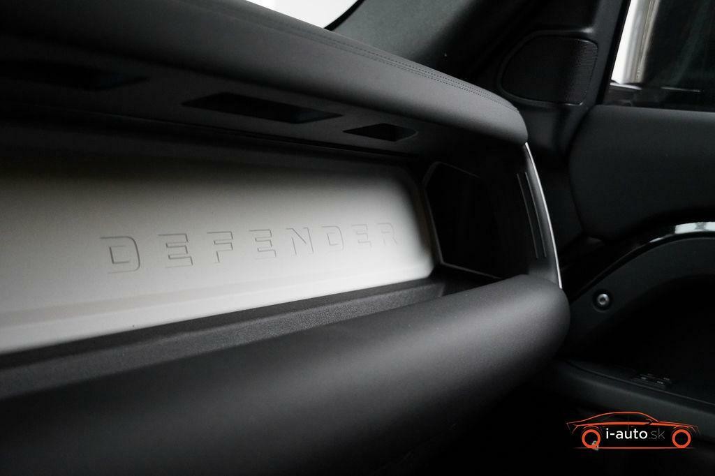 Land Rover Defender 110 Hard Top X-Dynamic SE