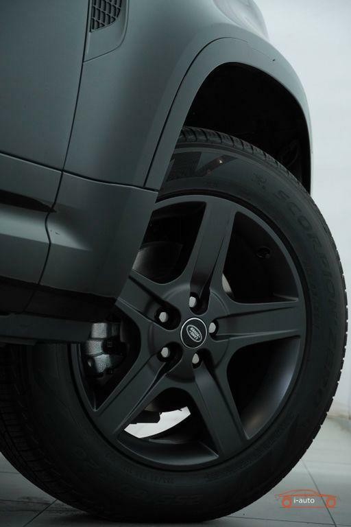 Land Rover Defender 110 Hard Top X-Dynamic SE
