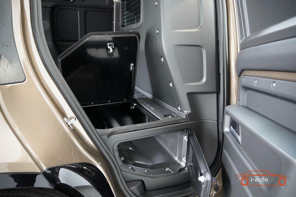 Land Rover Defender 110 Hard Top X-Dynamic SE