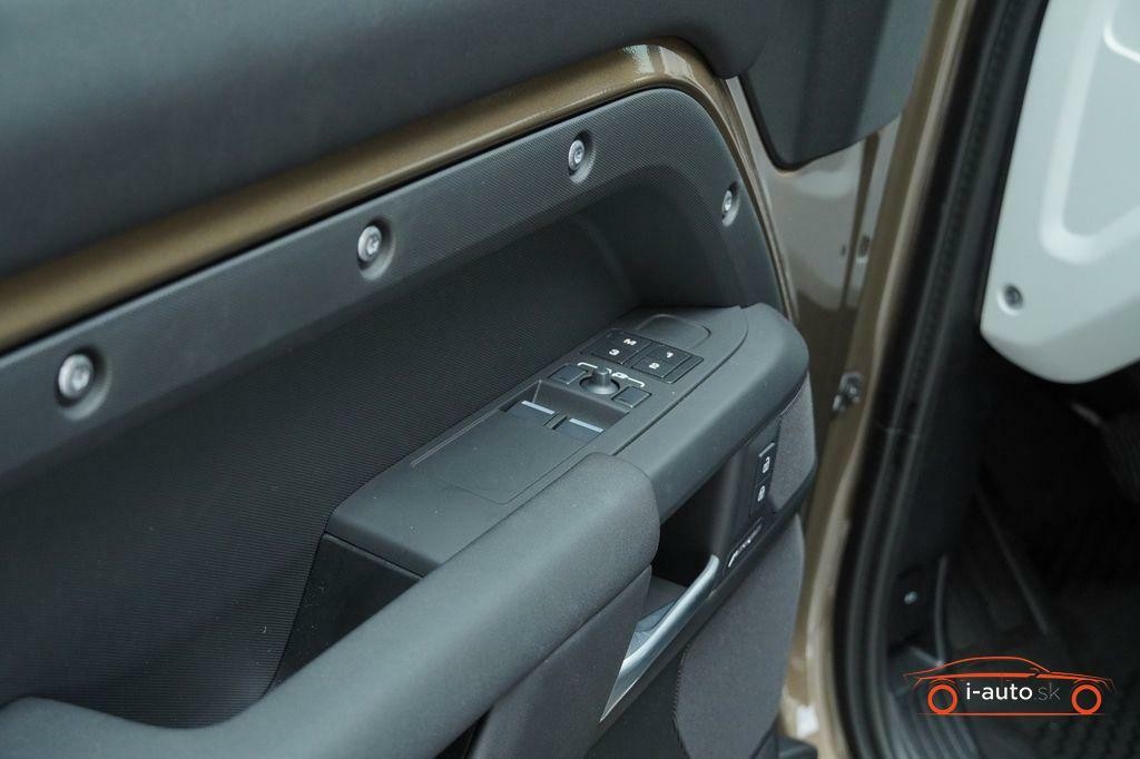 Land Rover Defender 110 Hard Top X-Dynamic SE