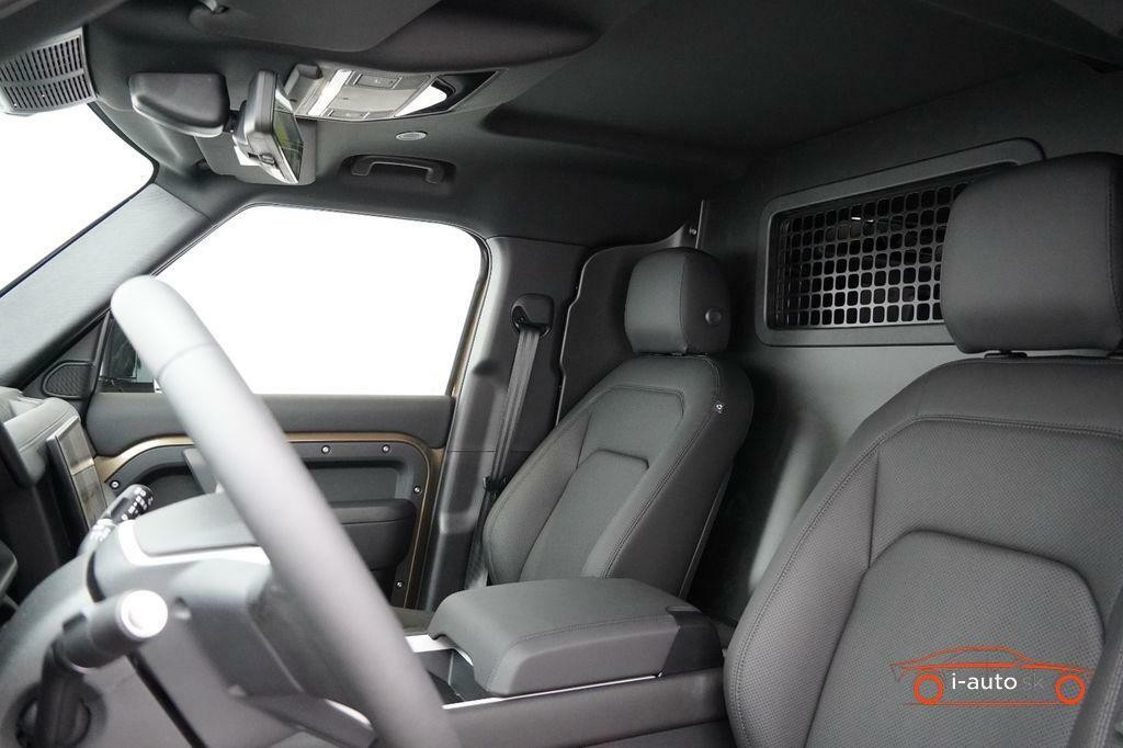Land Rover Defender 110 Hard Top X-Dynamic SE