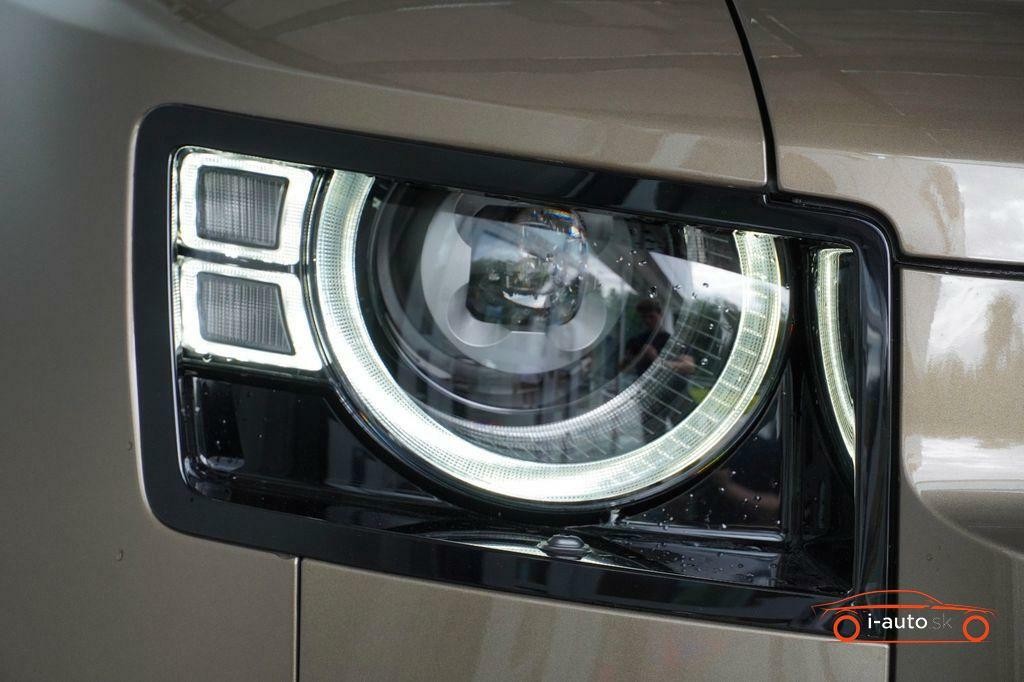 Land Rover Defender 110 Hard Top X-Dynamic SE