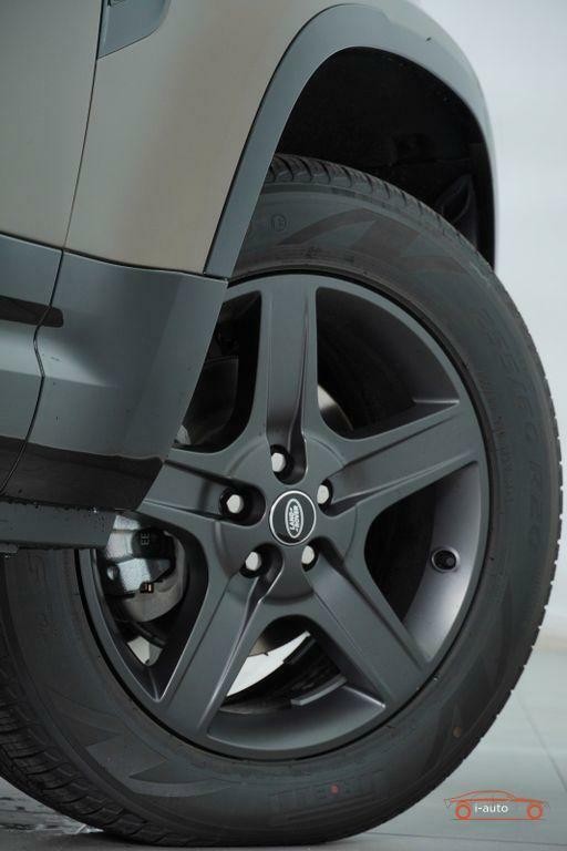 Land Rover Defender 110 Hard Top X-Dynamic SE