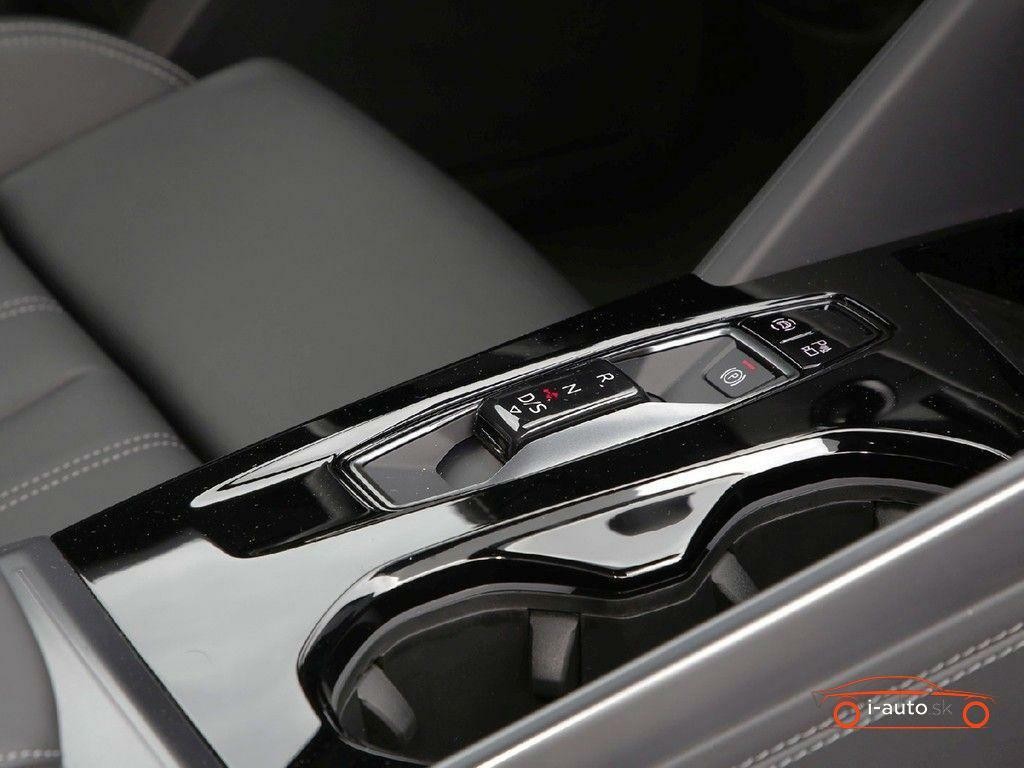 Audi Q5 2.0 TDI quattro Sportback edition one