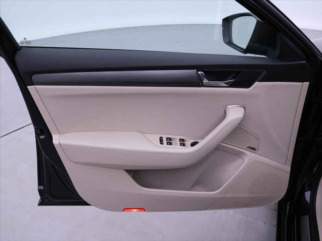 Škoda Superb Combi 2.0 TDi 4x4 DSG Style