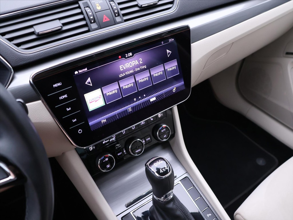 Škoda Superb Combi 2.0 TDi 4x4 DSG Style