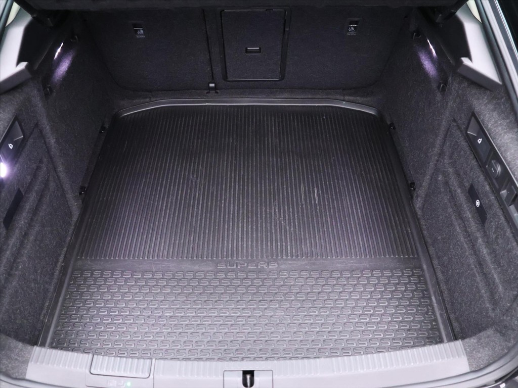 Škoda Superb Combi 2.0 TDi 4x4 DSG Style