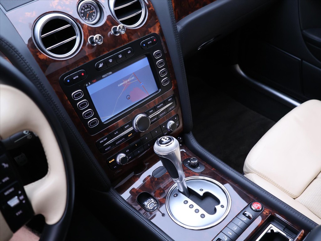 Bentley Continental Flying Spur 6.0 412 W12 4x4