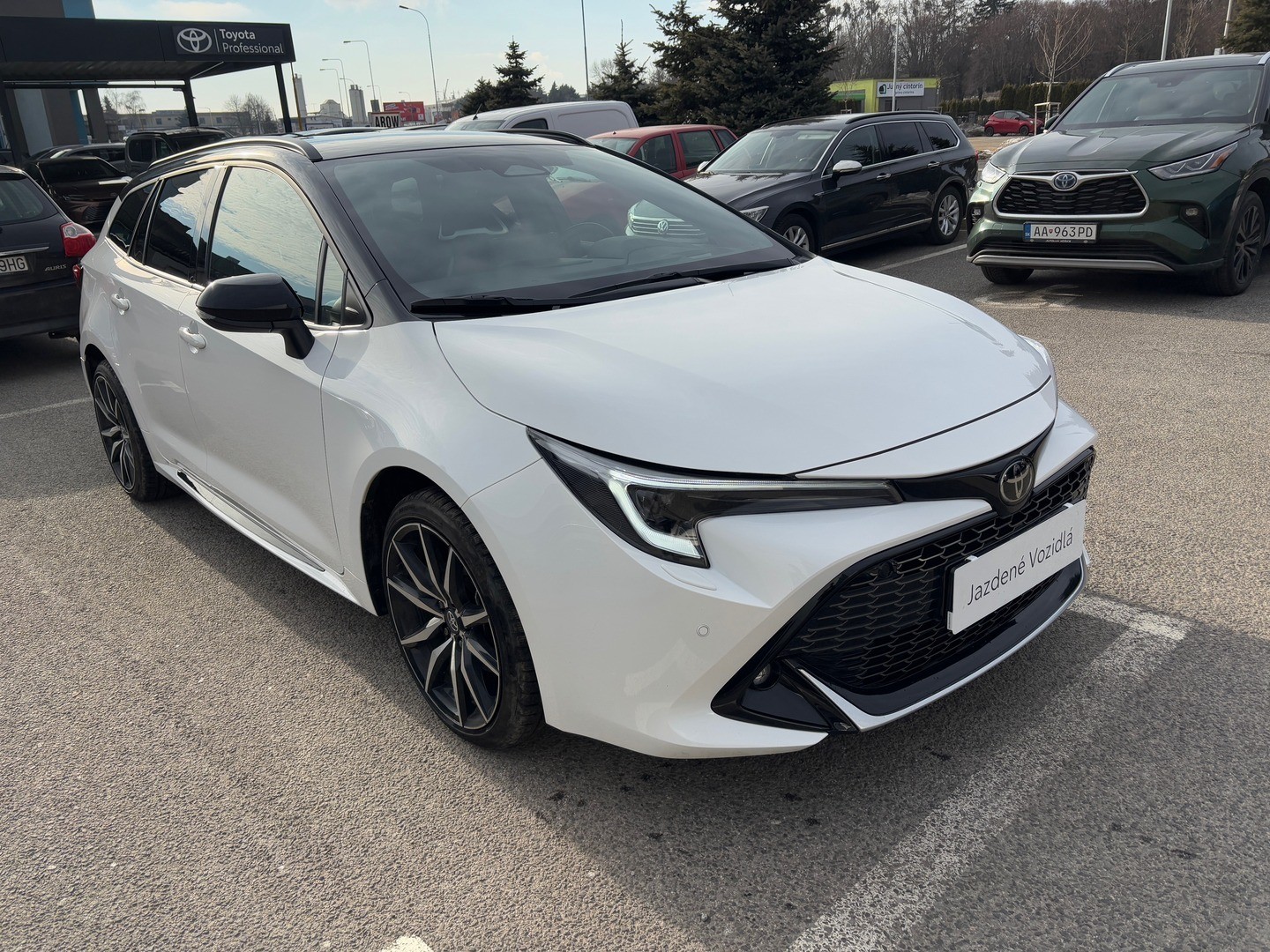 Toyota Corolla Combi Corolla TS 2,0 Hybrid GR Sport Dynamic + zimné pneumatiky