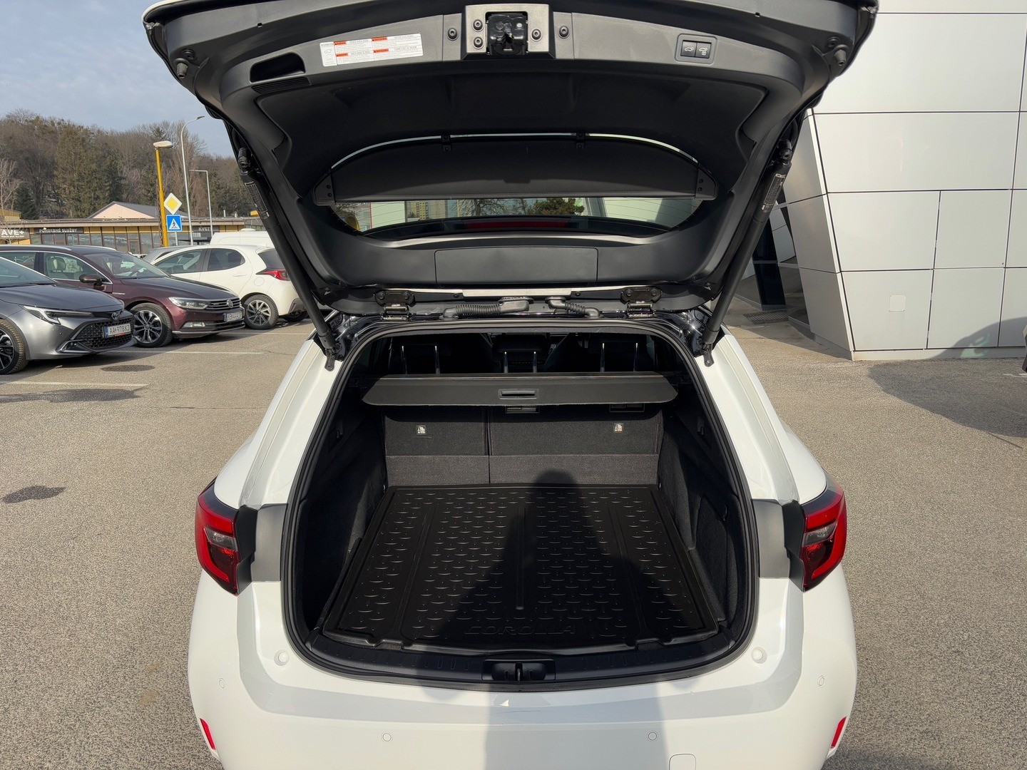 Toyota Corolla Combi Corolla TS 2,0 Hybrid GR Sport Dynamic + zimné pneumatiky