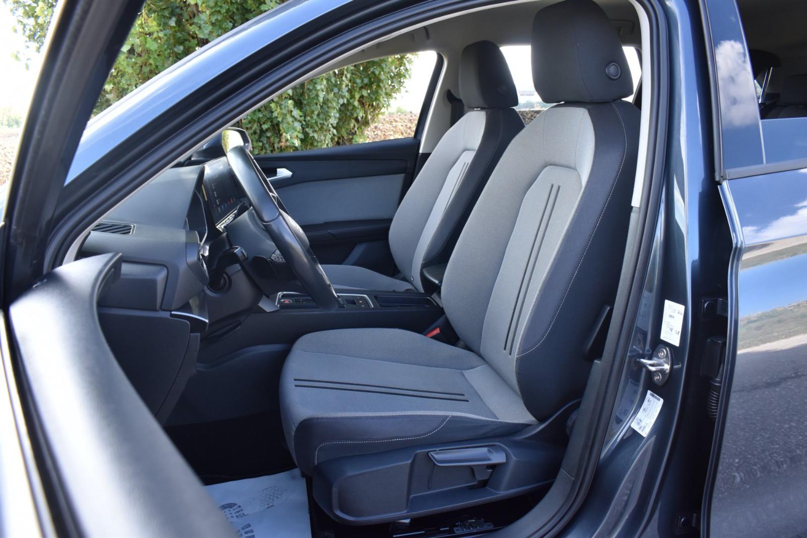 Seat Leon ST 2.0 TDI / DSG/ VIRTUAL/ MATRIX / SPLÁTKA 178 EUR