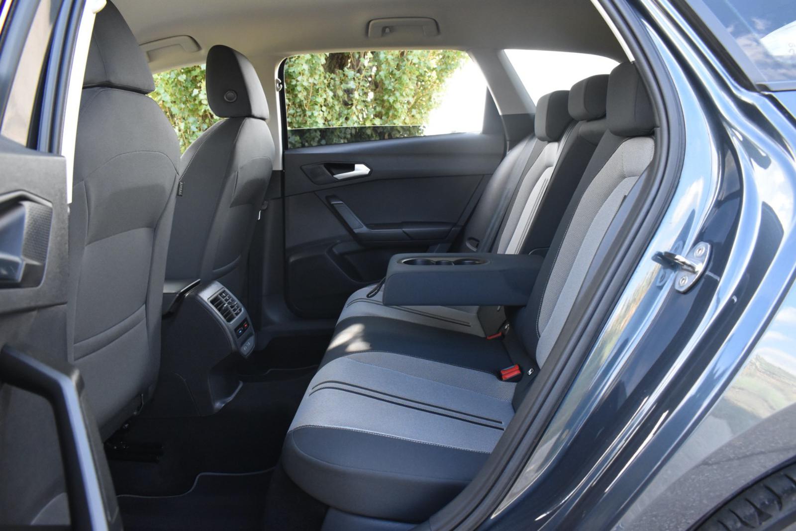 Seat Leon ST 2.0 TDI / DSG/ VIRTUAL/ MATRIX / SPLÁTKA 178 EUR