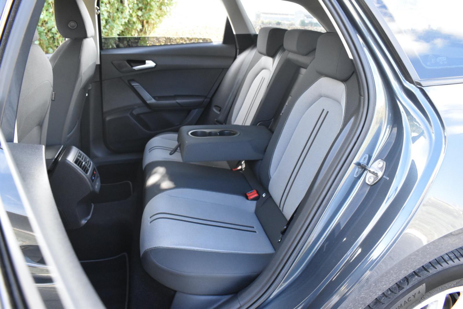 Seat Leon ST 2.0 TDI / DSG/ VIRTUAL/ MATRIX / SPLÁTKA 178 EUR