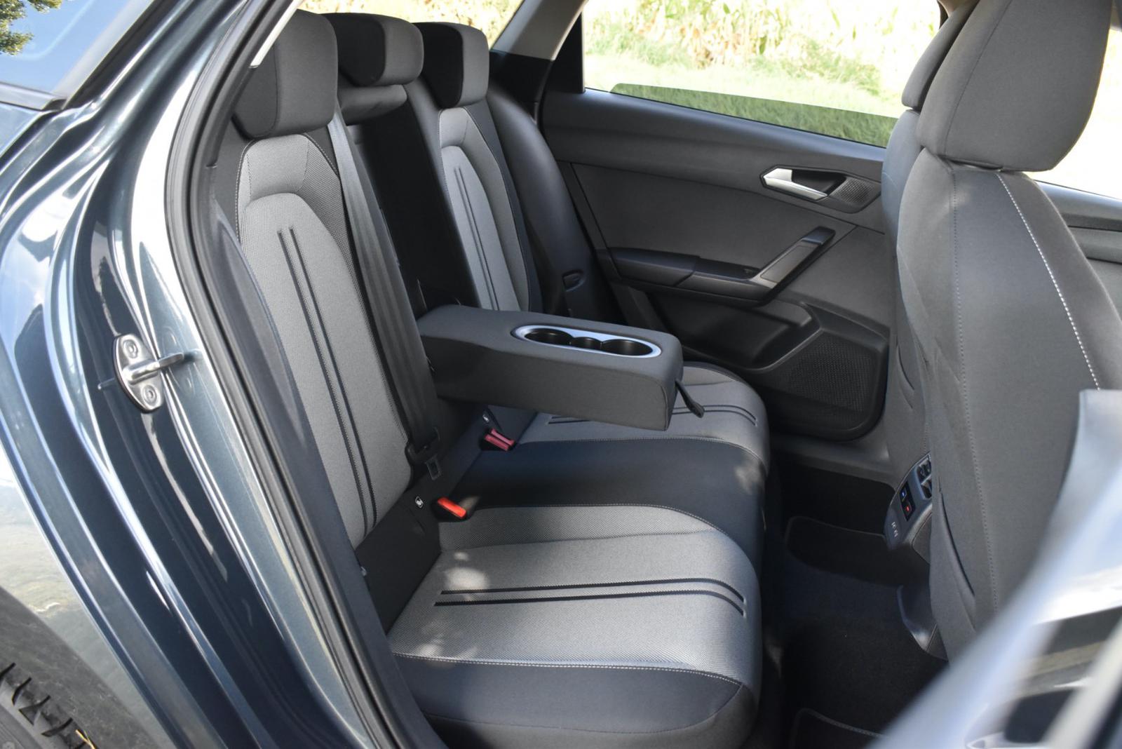 Seat Leon ST 2.0 TDI / DSG/ VIRTUAL/ MATRIX / SPLÁTKA 178 EUR