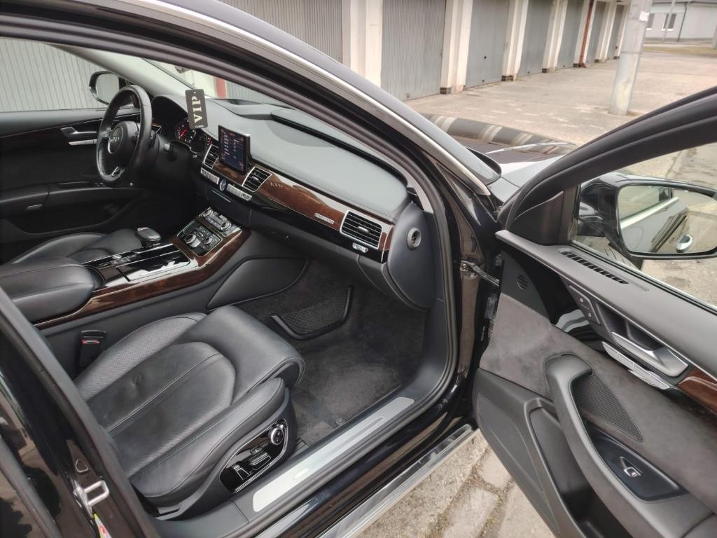 Audi A8 3.0 TDI V6 DPF clean diesel quattro tiptronic