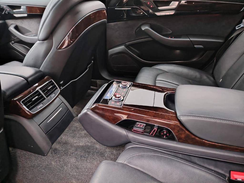 Audi A8 3.0 TDI V6 DPF clean diesel quattro tiptronic