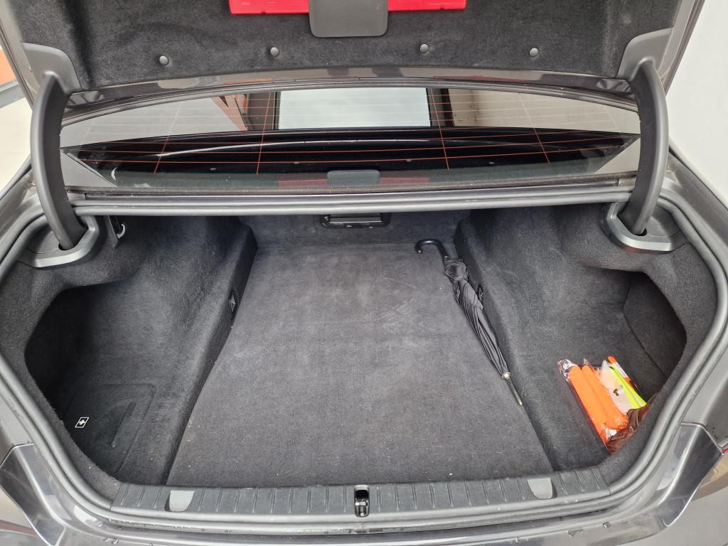 BMW rad 7 730d xDrive A/T