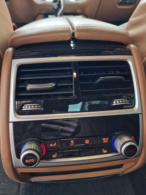 BMW rad 7 730d xDrive A/T