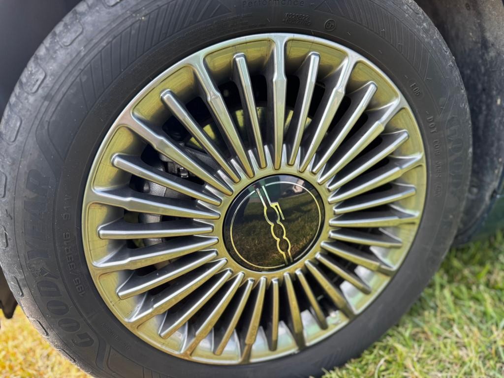 Fiat 500e Hatchback 87kw (42 kWh batéria)