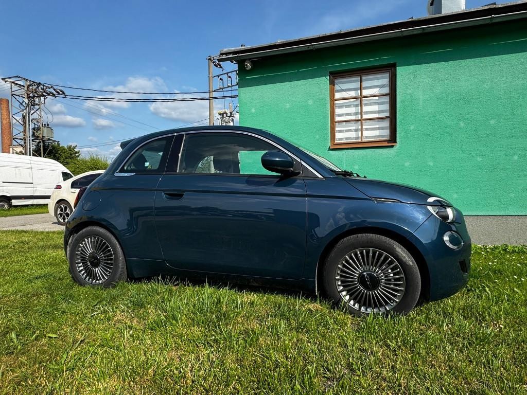 Fiat 500e Hatchback 87kw (42 kWh batéria)