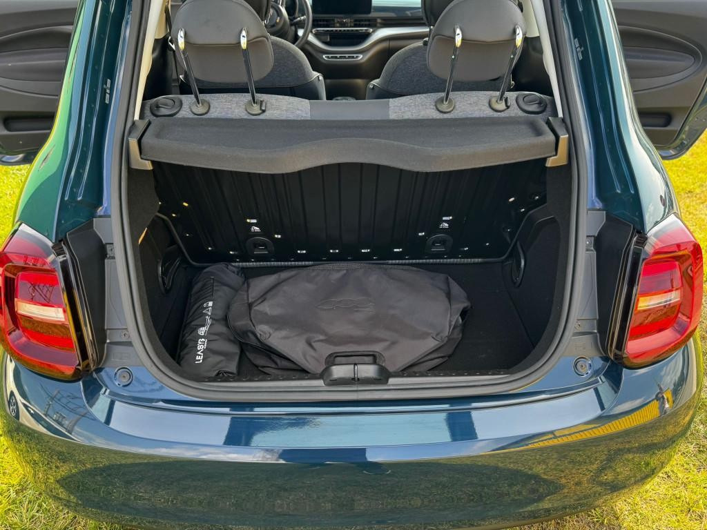 Fiat 500e Hatchback 87kw (42 kWh batéria)