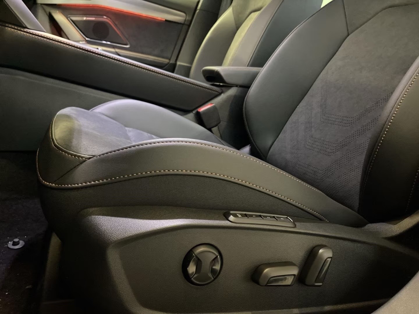 Cupra Formentor VZ 2.0 TSI 4 DRIVE 333k ZĽAVA 40.2