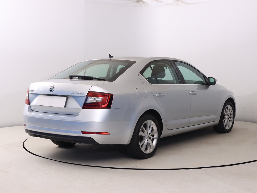 Skoda Octavia Style 1.6 TDI Navigácia, Tempomat, Park. senzory