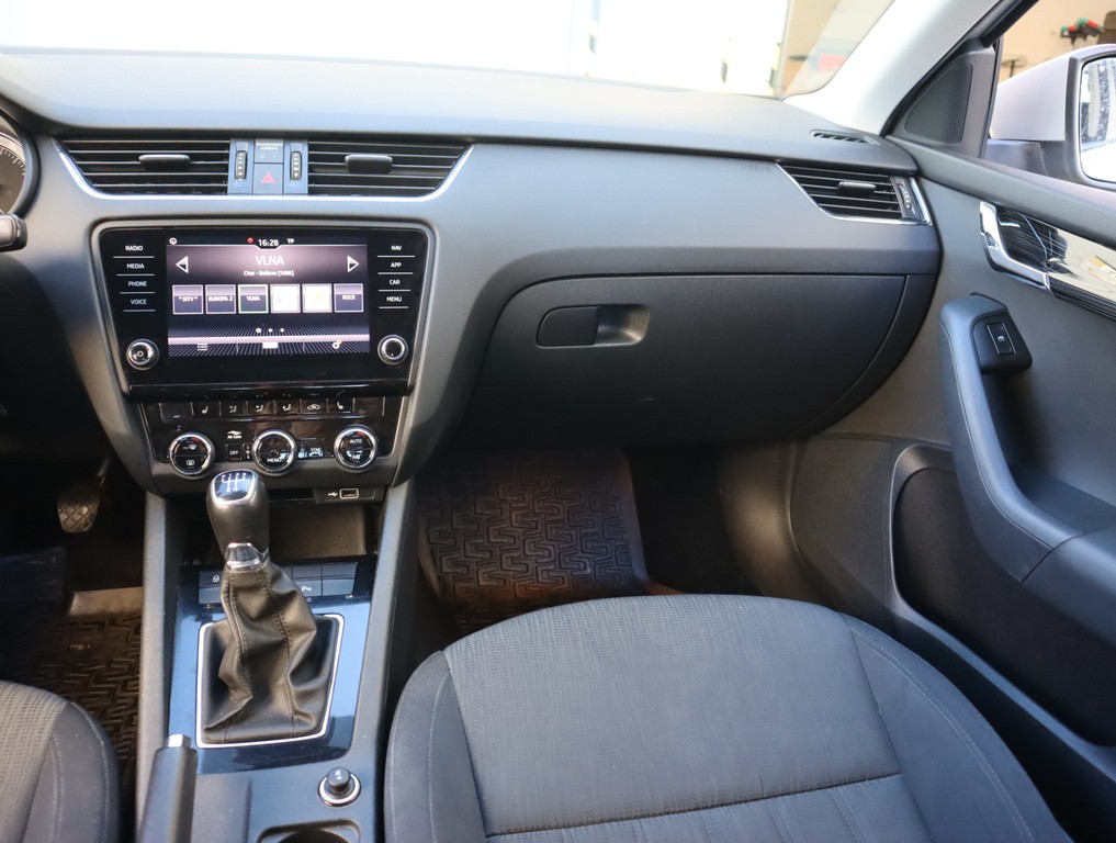 Skoda Octavia Style 1.6 TDI Navigácia, Tempomat, Park. senzory